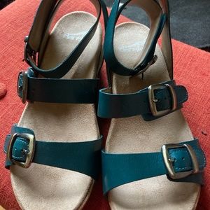 Dansko green leather strappy wedge sandals 7.5, width adjustable with buckles
